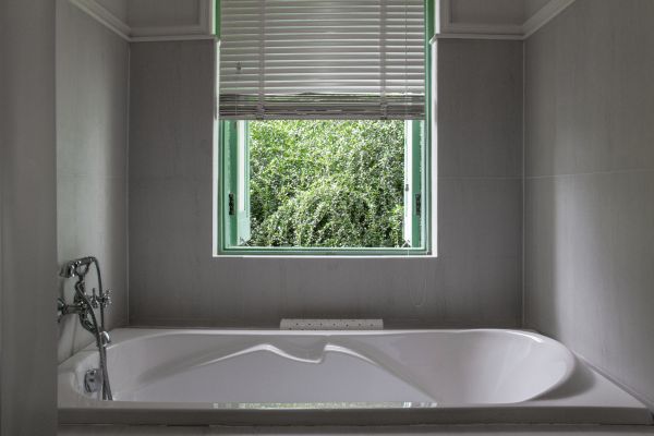 Fiberglass Tub Installation in Hillsboro